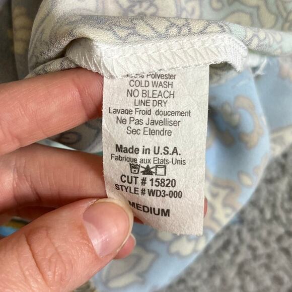 Jess & Jane Tunic Top Medium Geometric Damask V Neck Blue Gold Shirt - Picture 9 of 12